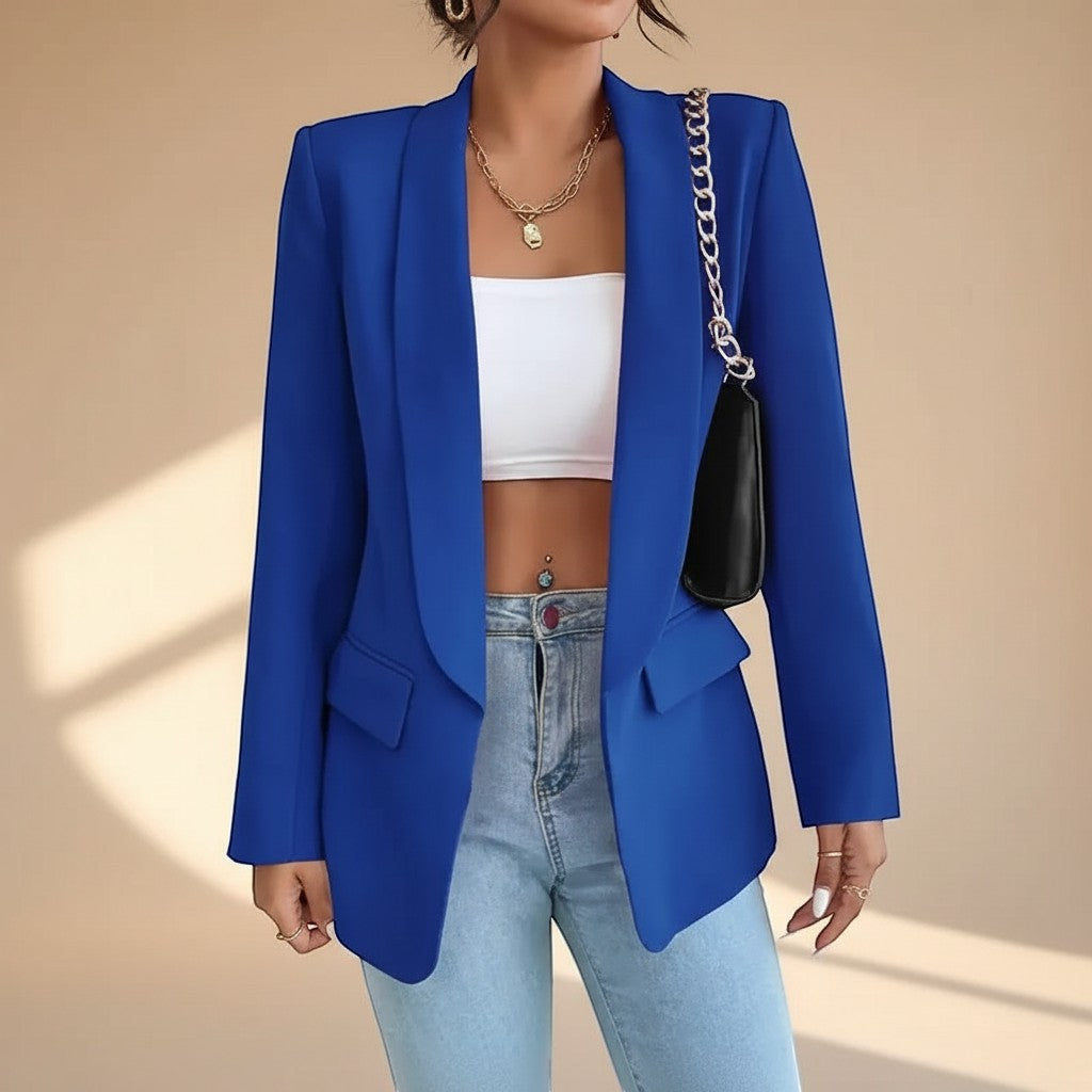 Yemelia royal blue open front tailored blazer with slim fit and front pockets. Smooth structured fabric.